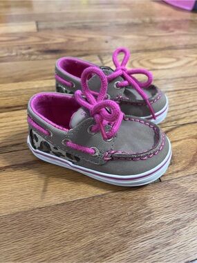 Sperry Taupe Toddler Boat Shoes with Bright Pink Accents